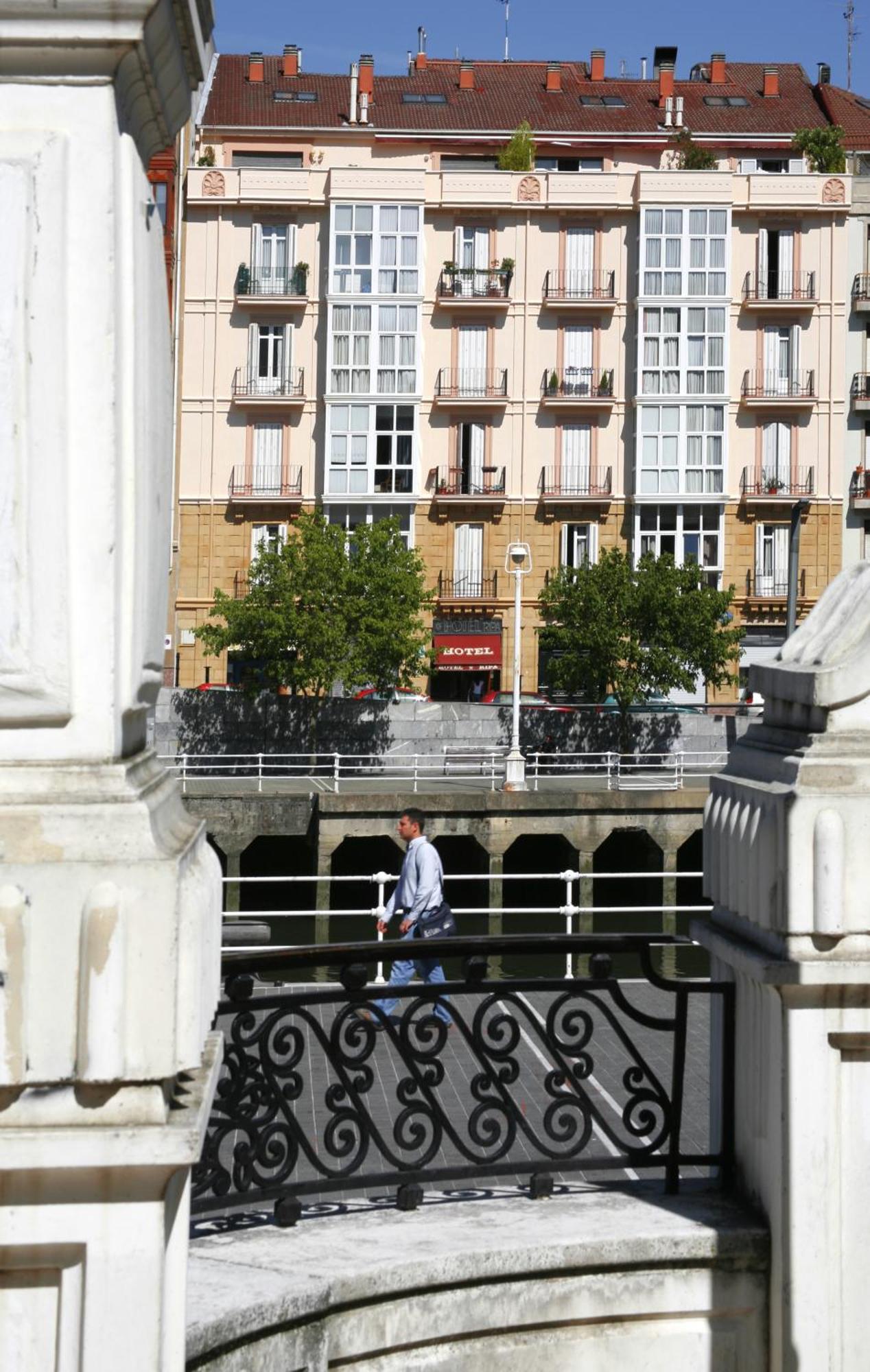Hotel Ripa Bilbao Exteriör bild